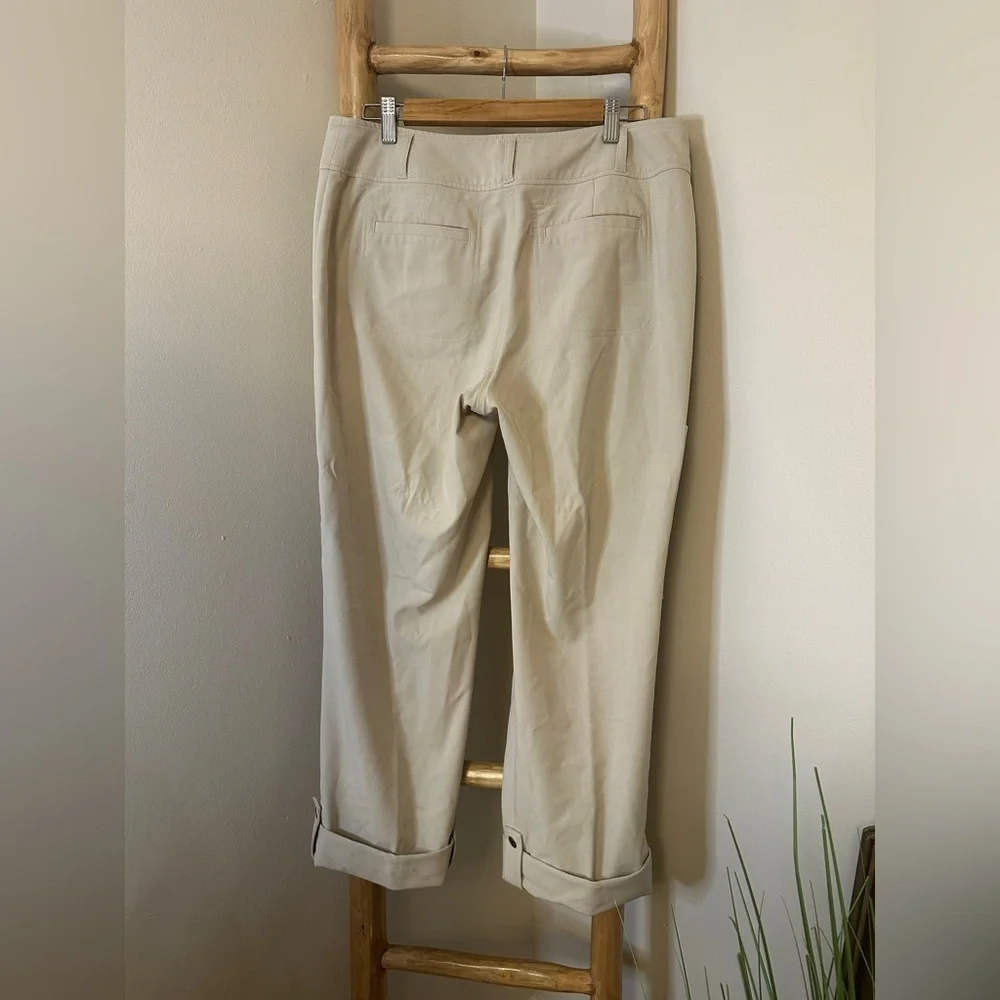 Chicos Cargo Pants Womens 1 US Size 8 Beige Zip Pocket Casual Roll Tab